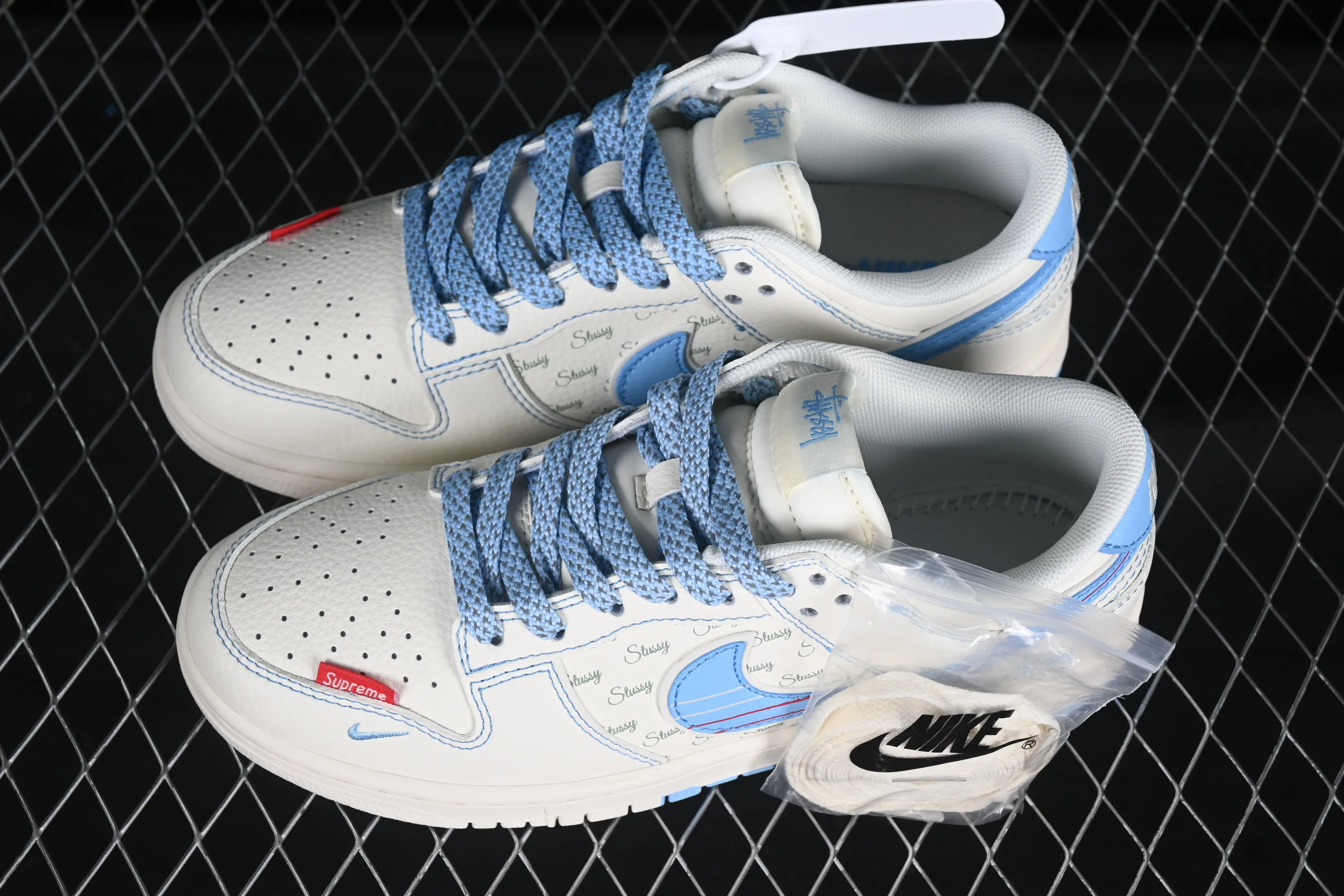 All categories Nk SB Dunk Series Nk SB Dunk Low High-end customized low-top sneakers Nike SB Dunk Low Stusi co-branded double blue line Anniversary high-end customized low-top casual sneakers XS6089-534